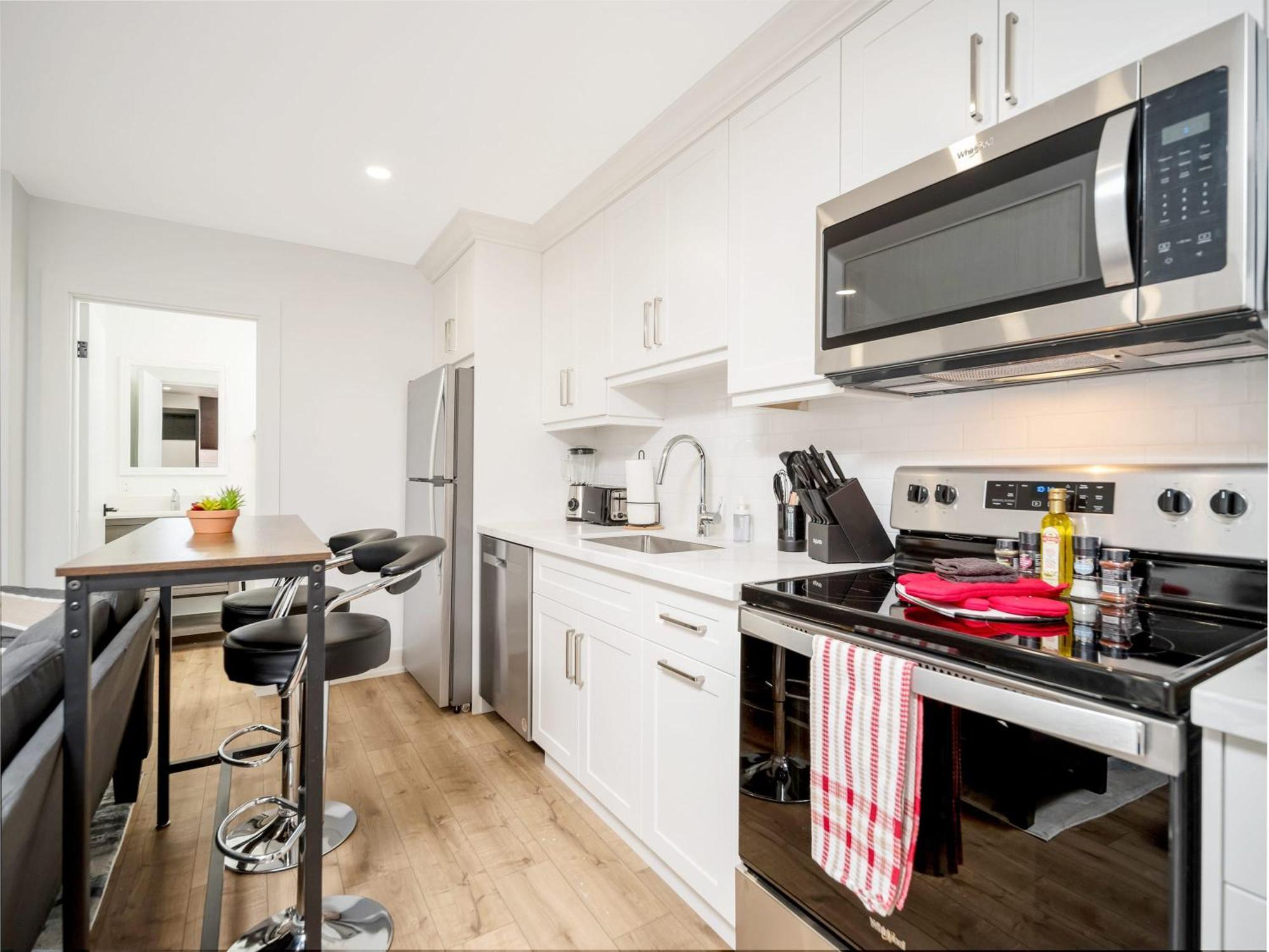 Cozy Studio Apt - Corktown Hamilton - Near Dt Apartment ภายนอก รูปภาพ